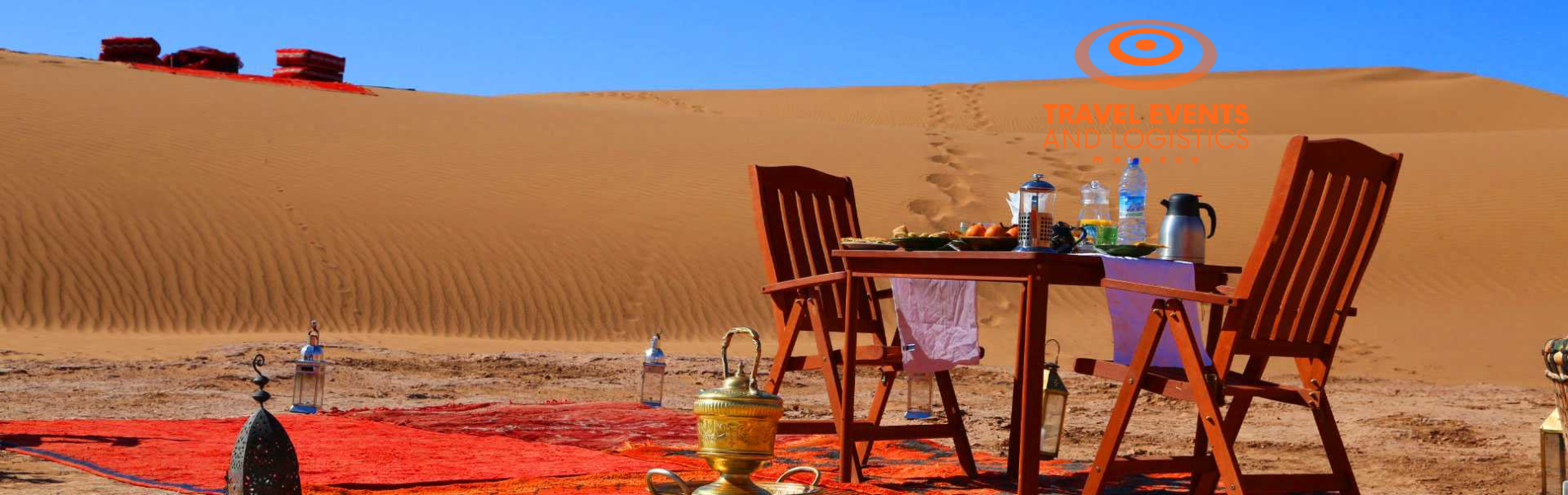 Balade à dos de chameau et nuit au Desert Camp Merzouga · Randonnée à dos de chameau au camp de nuit à Merzouga